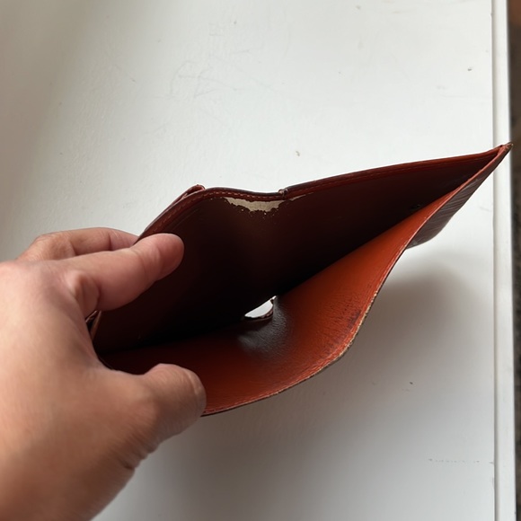 louis Vuitton Epi Snap fold wallet - Picture 6 of 9